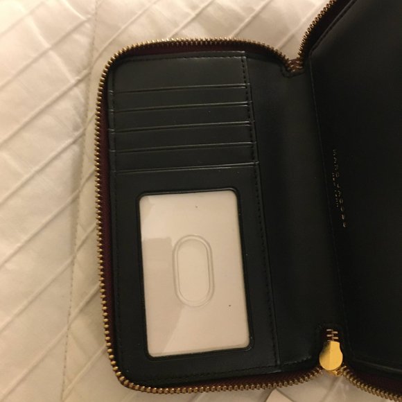 NWT Marc Jacobs Zipper Saffiano Leather Wristlet - Picture 5 of 9